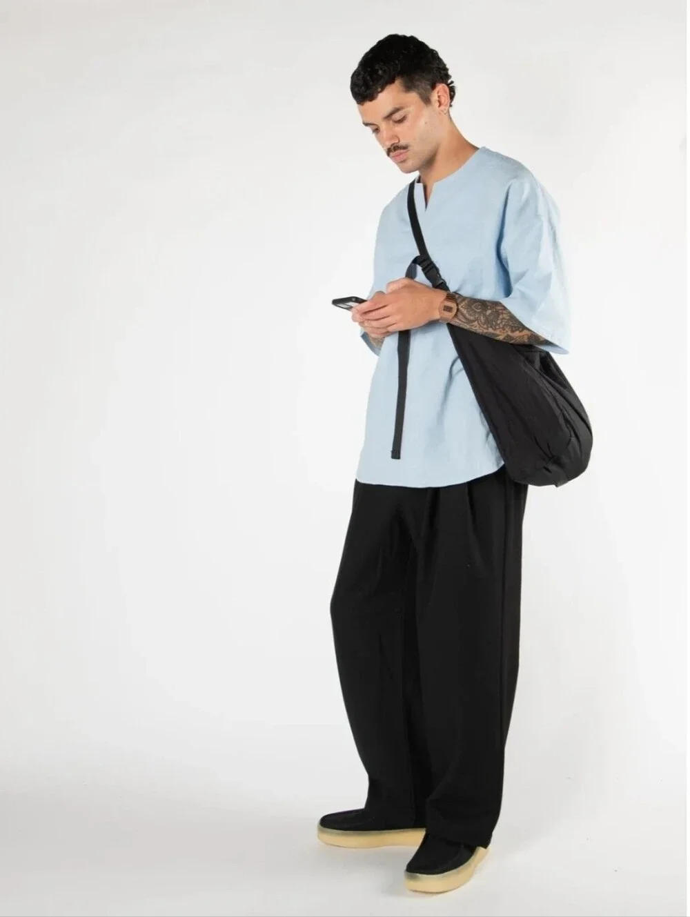 Estudio Niksen Black Crossbody City Bag